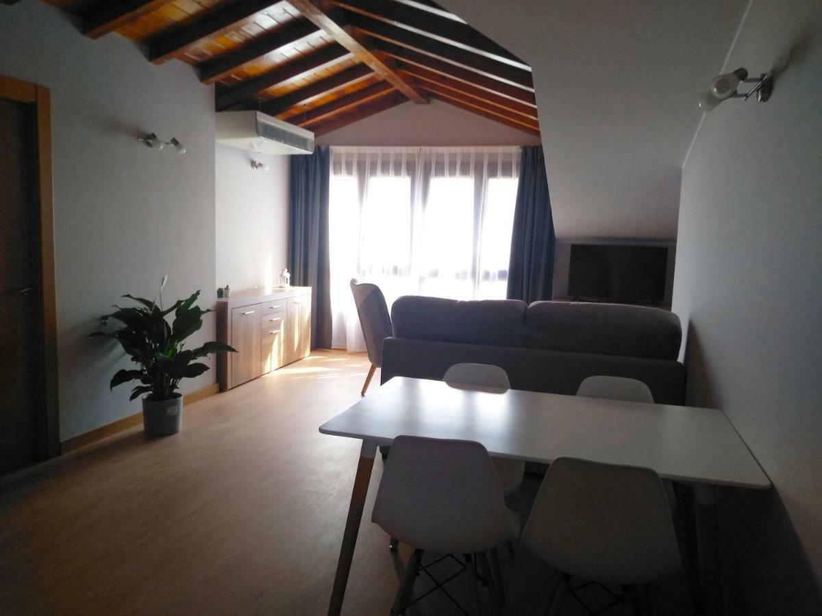 Apartamentos Prestin Onís 外观 照片